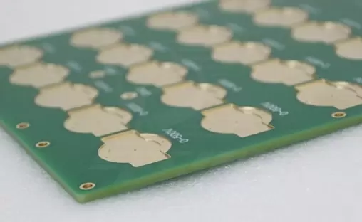 다층 PCB 설계 고려 사항: 스택업, 신호 무결성 및 열 관리